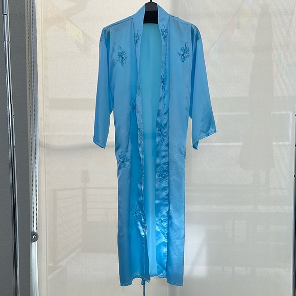 Satin/Silk Nightgown and Robe Set | M - Picture 7 of 16